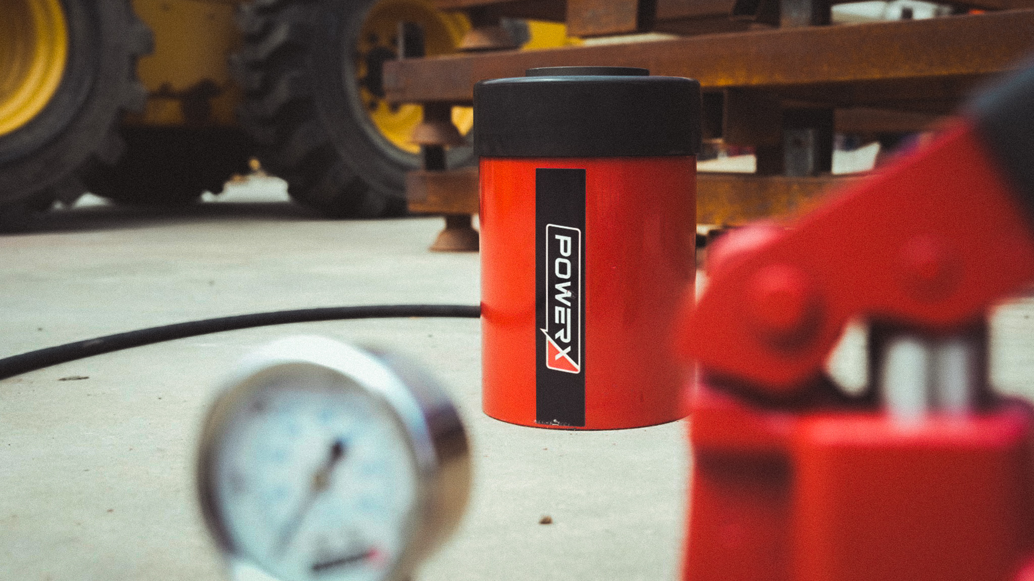 Choosing the Right Hydraulic Cylinder for a Lifting Application
